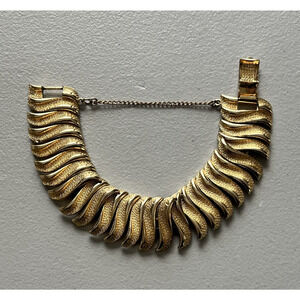 Vintage Coro Chevron Link Bracelet in Gold Tone Wavy with Safety Chain 8"